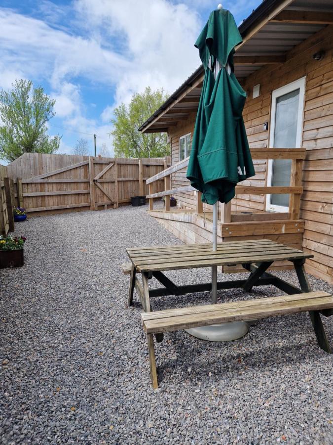Featheredge Corner Lodge Wells Exteriör bild