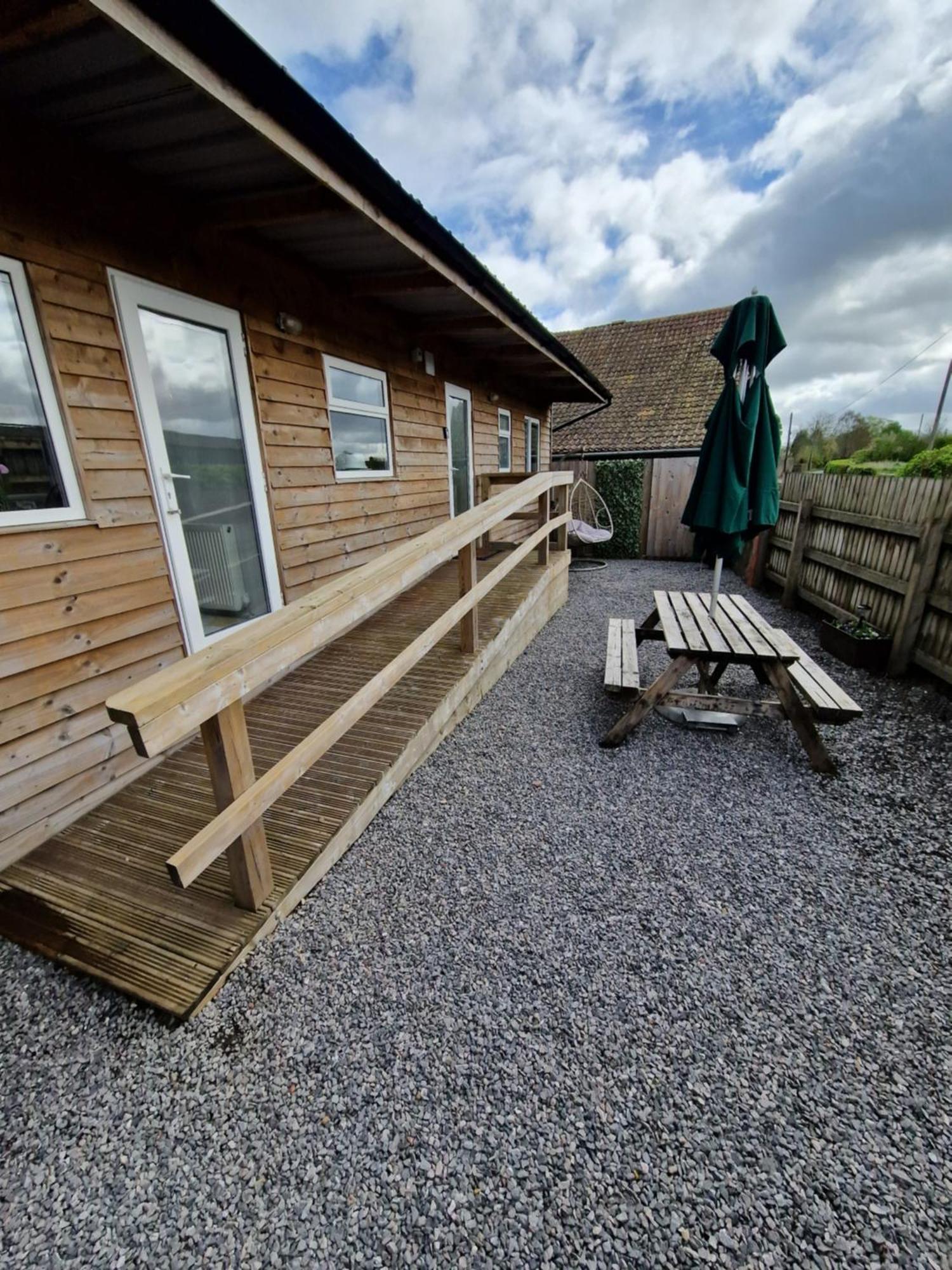 Featheredge Corner Lodge Wells Exteriör bild